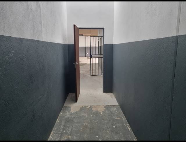 539M² WAREHOUSE TO LET IN VINTONIA